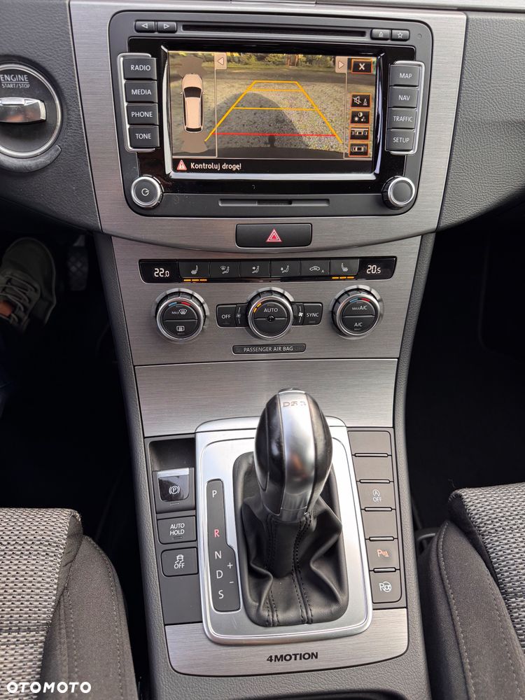 Volkswagen Passat Variant 2.0 TDI 4Motion DSG BlueMotion Tech Comfortline - 12