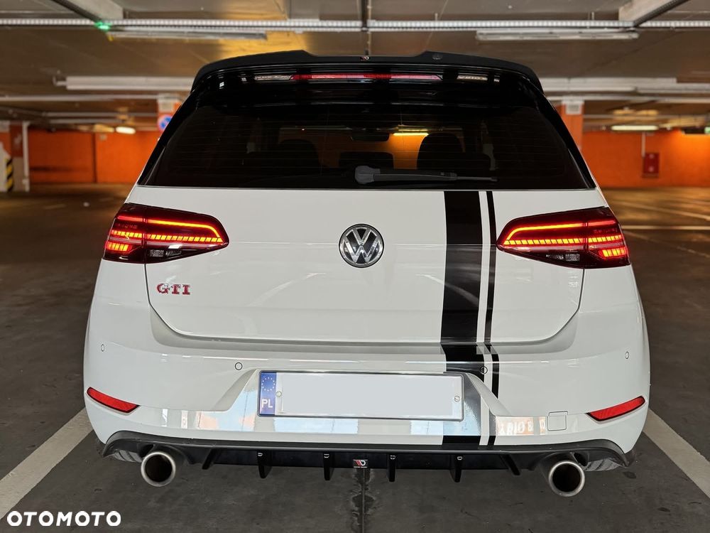 Volkswagen Golf - 4