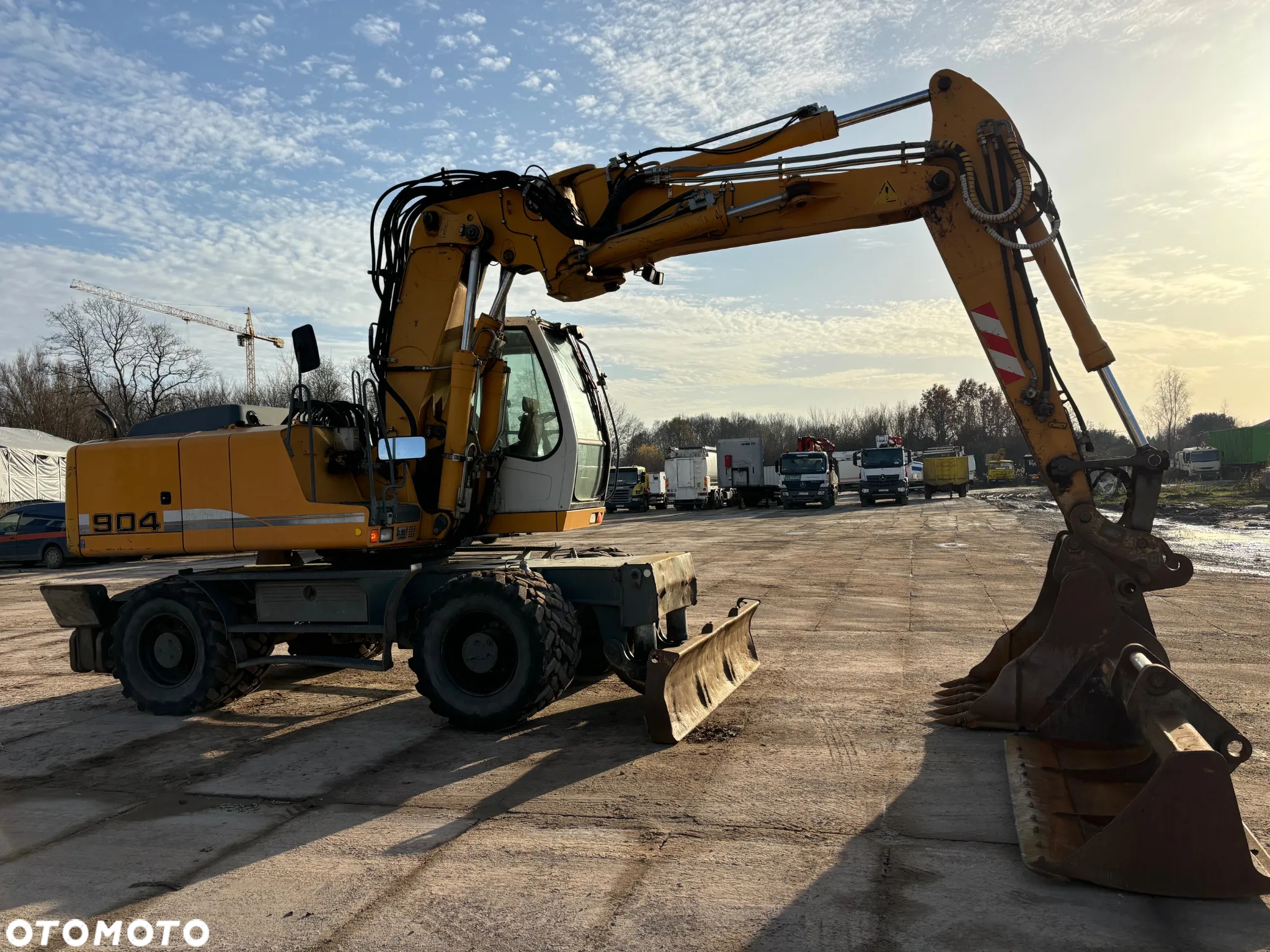 Liebherr A 904 C Litronic /Ramię 3 razy łamane / 2 ramię dodatkowo skrętne / PIĘKNA MASZYNA - 10