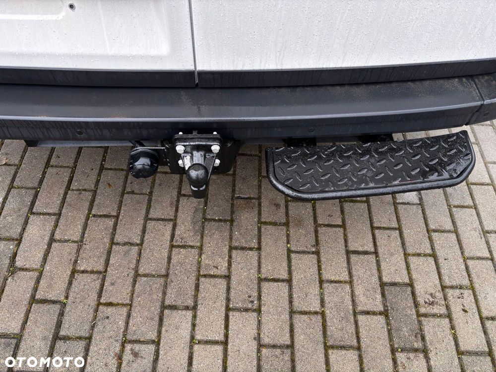 Volkswagen Crafter 2.0 TDI 177 KM L3H3 8-automat - 9