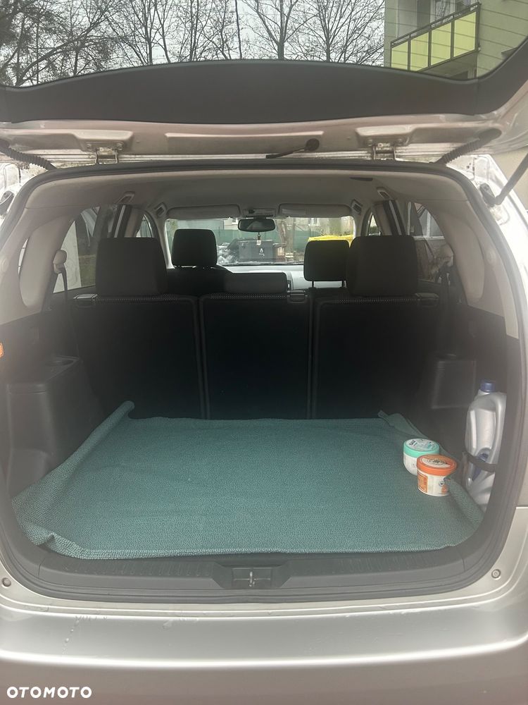 Toyota Corolla Verso 2.2 D-4D X - 9