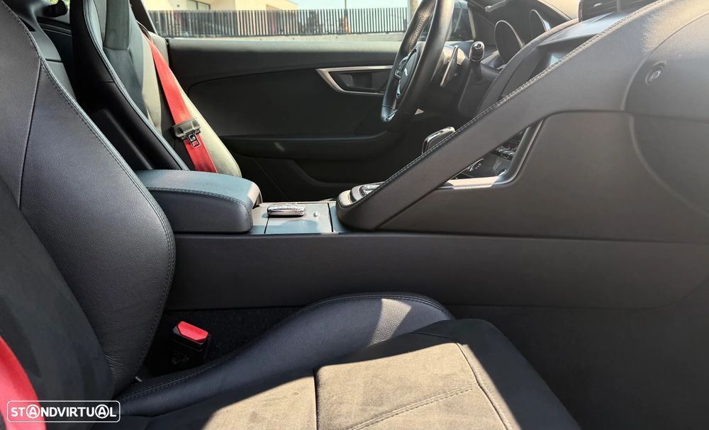 Jaguar F-Type 2.0 i4 R-Dynamic Black - 29