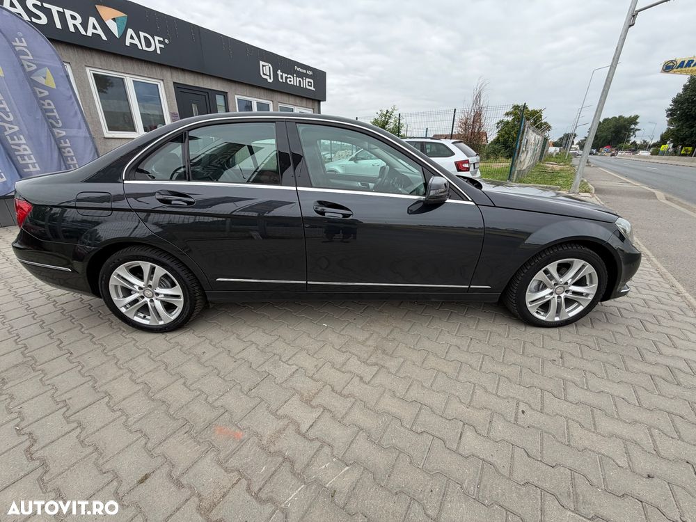 Mercedes-Benz C - 32