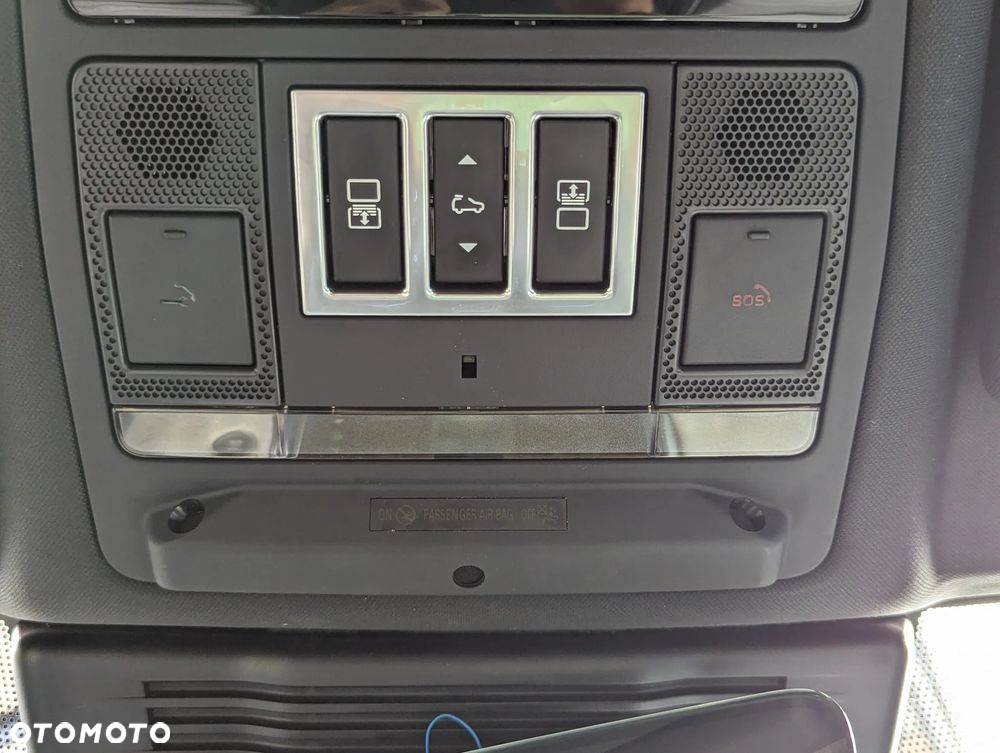 Land Rover Discovery V 3.0 P360 mHEV Metropolitan Edition - 18