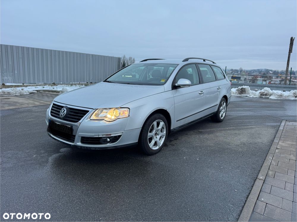 Volkswagen Passat 2.0 TDI Trendline DSG - 1