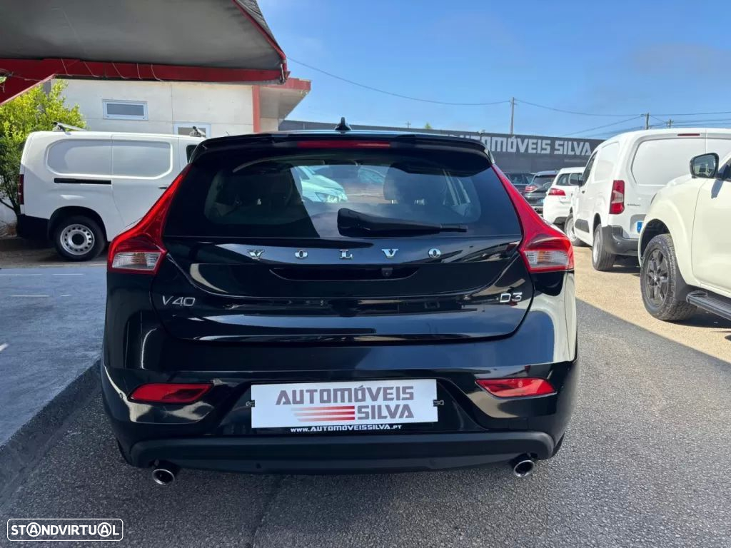 Volvo V40 2.0 D3 Momentum - 9