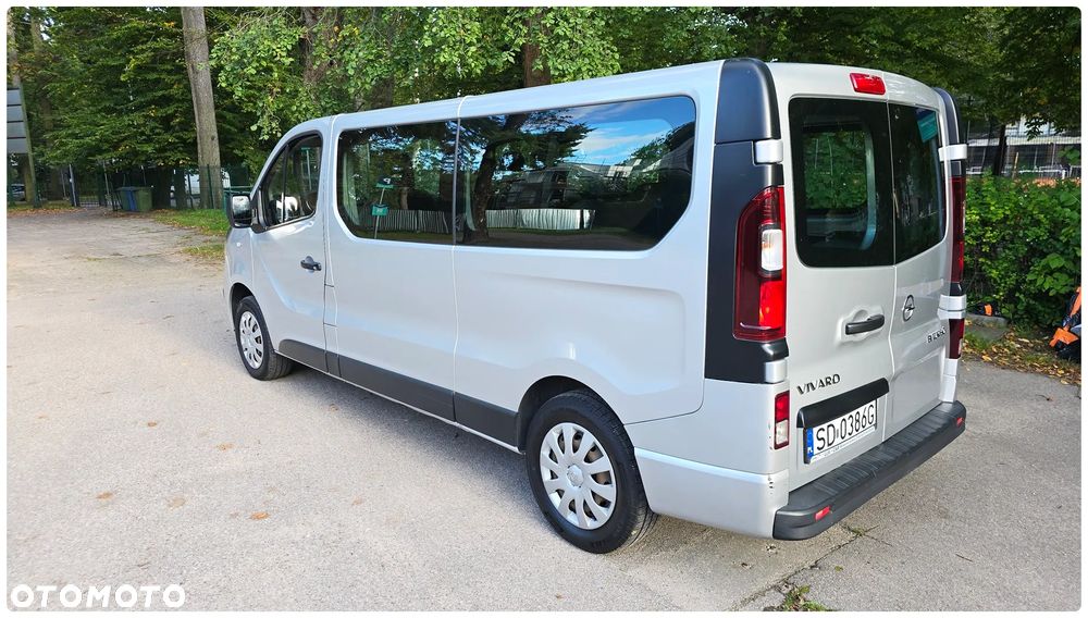Opel Vivaro L2H1 2,9t Elegance - 2