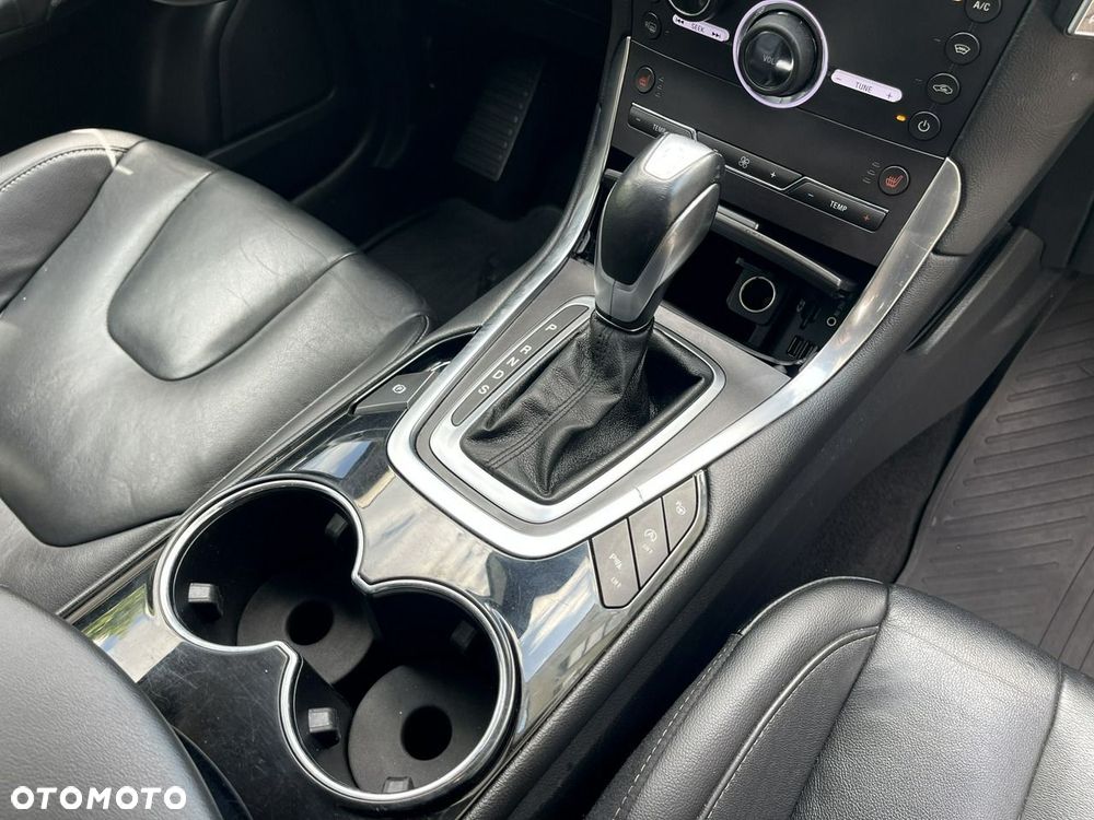 Ford S-Max - 32