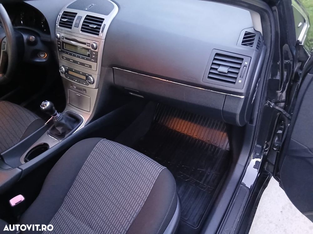 Toyota Avensis 1.6 Executive - 7