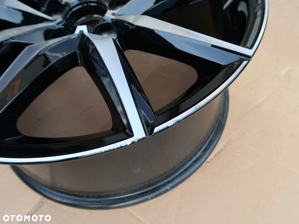 11 Felga Aluminiowa Toyota 8924-4 18" - 2