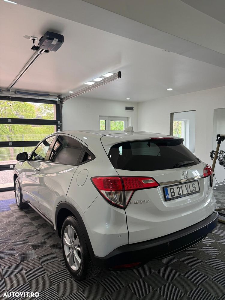 Honda HR-V 1.5 i-VTEC 4x2 CVT Elegance - 3