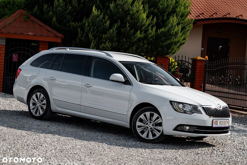 Skoda Superb 2.0 TDI Green tec 4x4 DSG Elegance - 4