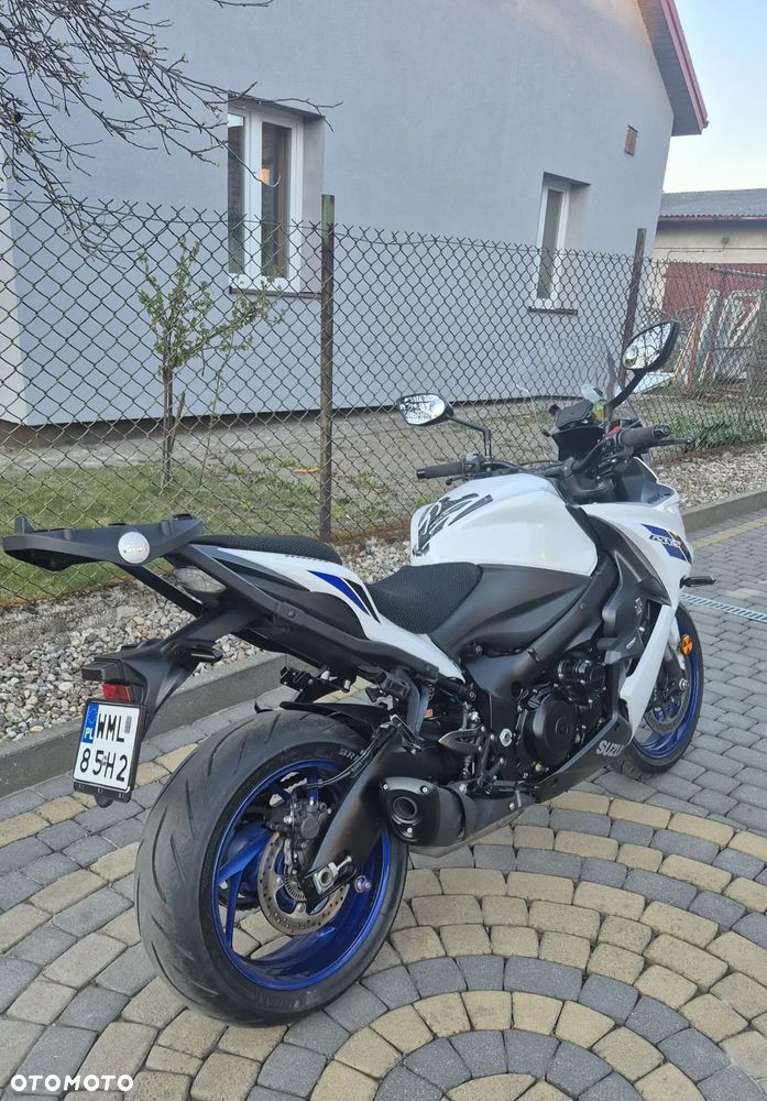 Suzuki GSX - 4