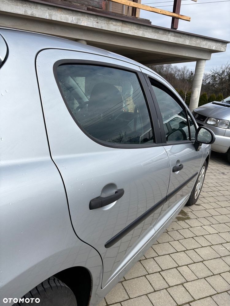 Peugeot 207 1.4 Presence - 4