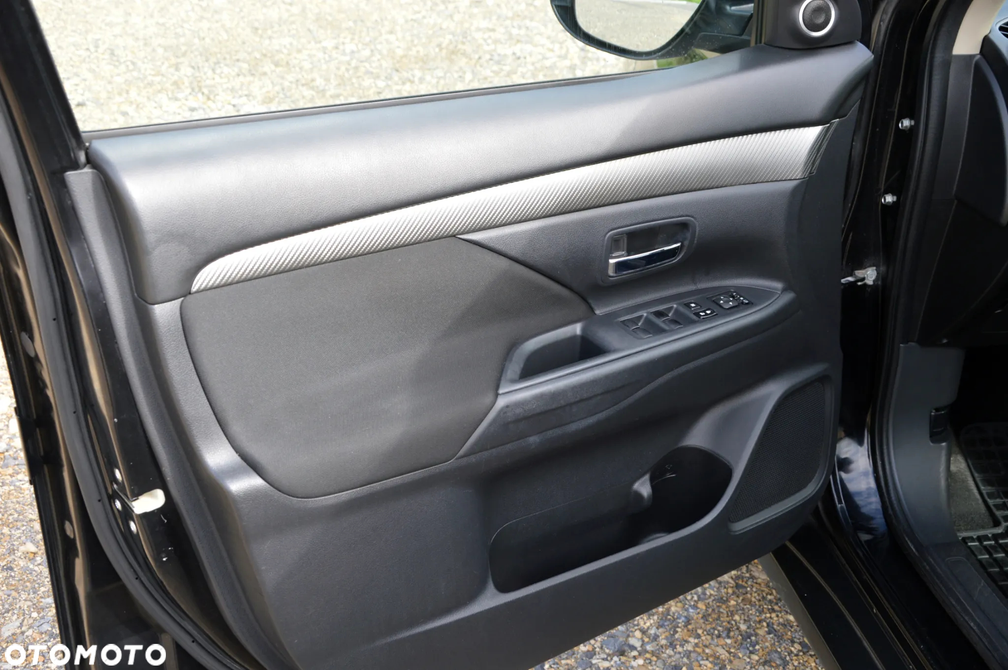 Mitsubishi Outlander 2.0 Intense + - 22