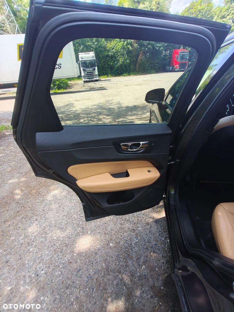 Volvo XC 60 T6 AWD Momentum - 18