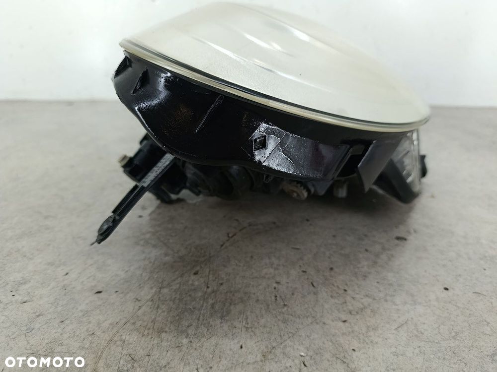 LAMPA PRZÓD PRAWA RENAULT KANGOO II 8200419910  8200419882 100-16916  KOITO - 6