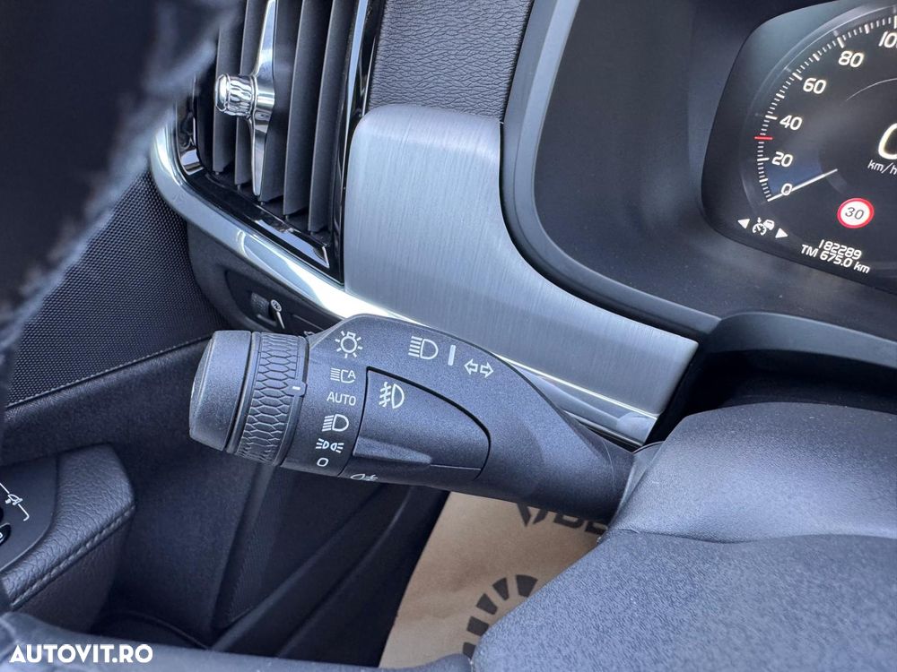 Volvo S90 T8 Twin Engine AWD Geartronic Momentum - 28
