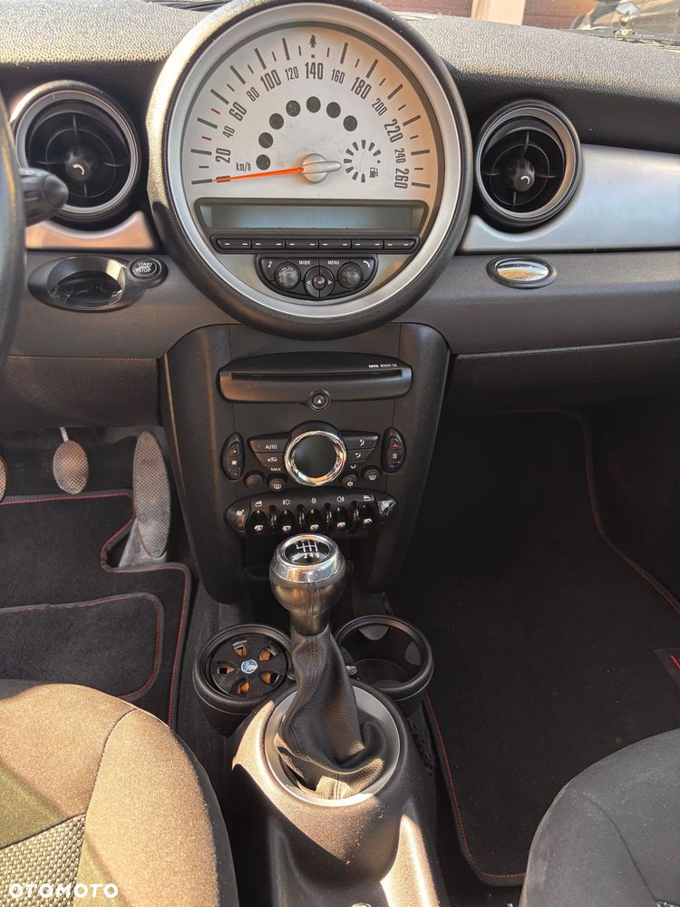 MINI Cooper Standard - 8