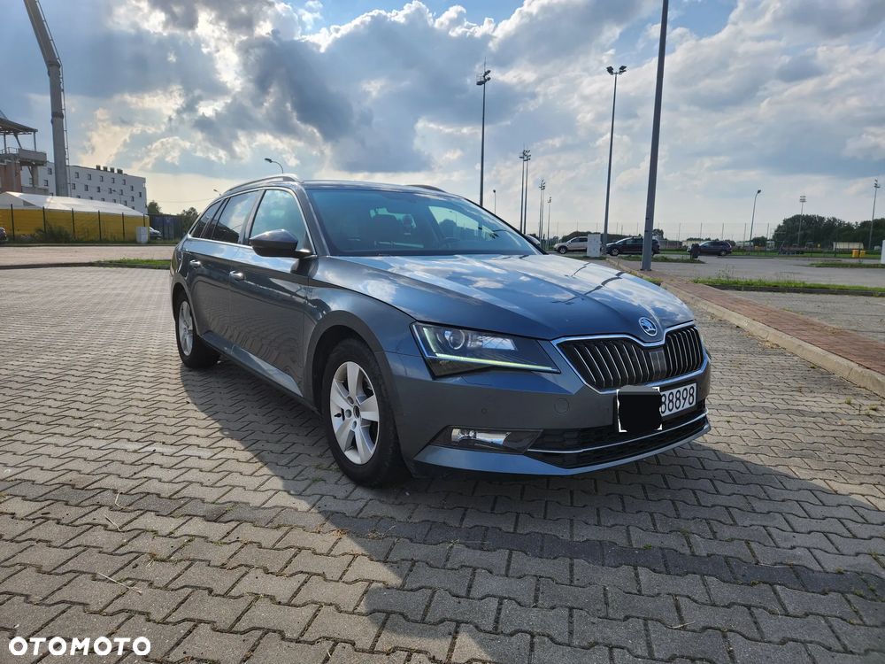 Skoda Superb 2.0 TDI DSG Style - 1