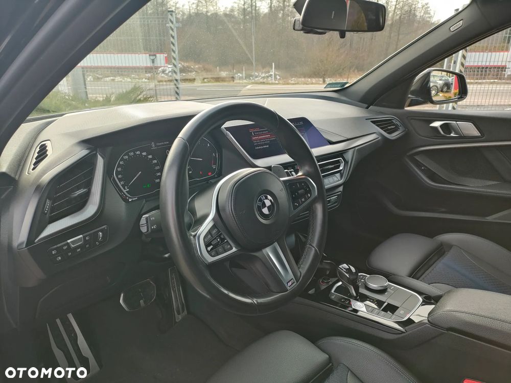 BMW Seria 1 118d Edition M Sport Shadow - 16