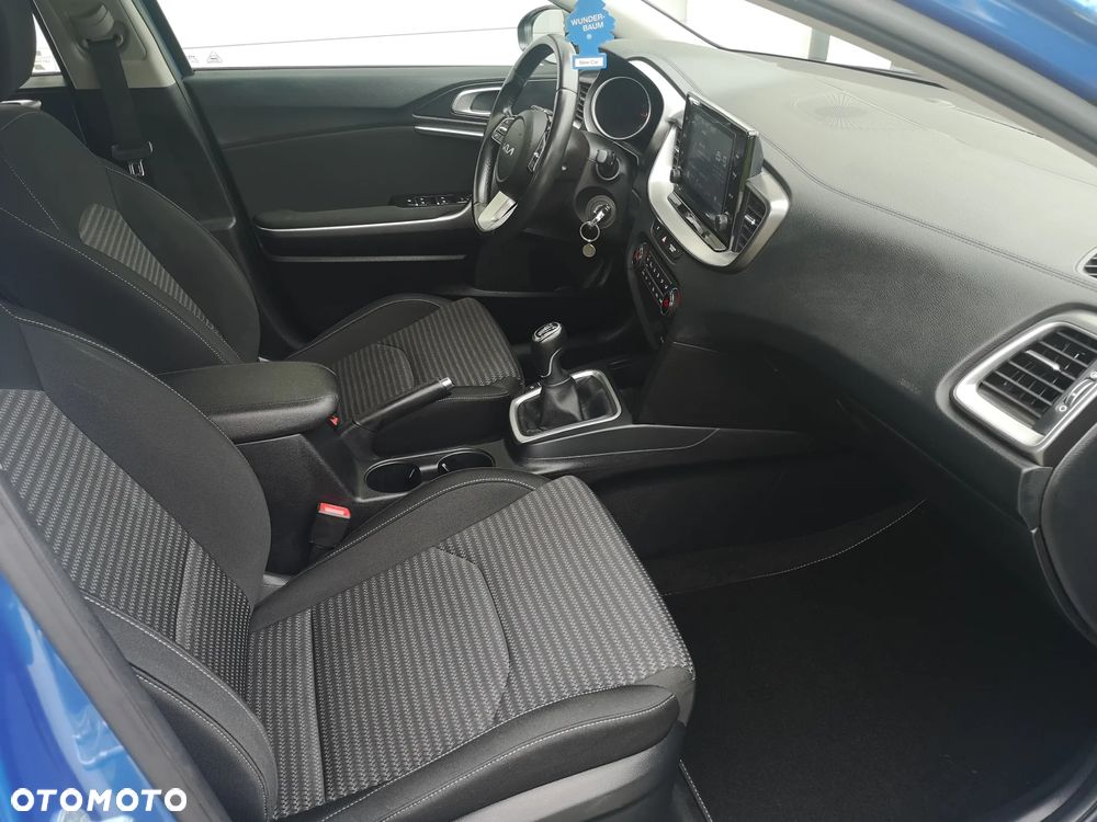 Kia Ceed 1.5 T-GDI M - 14