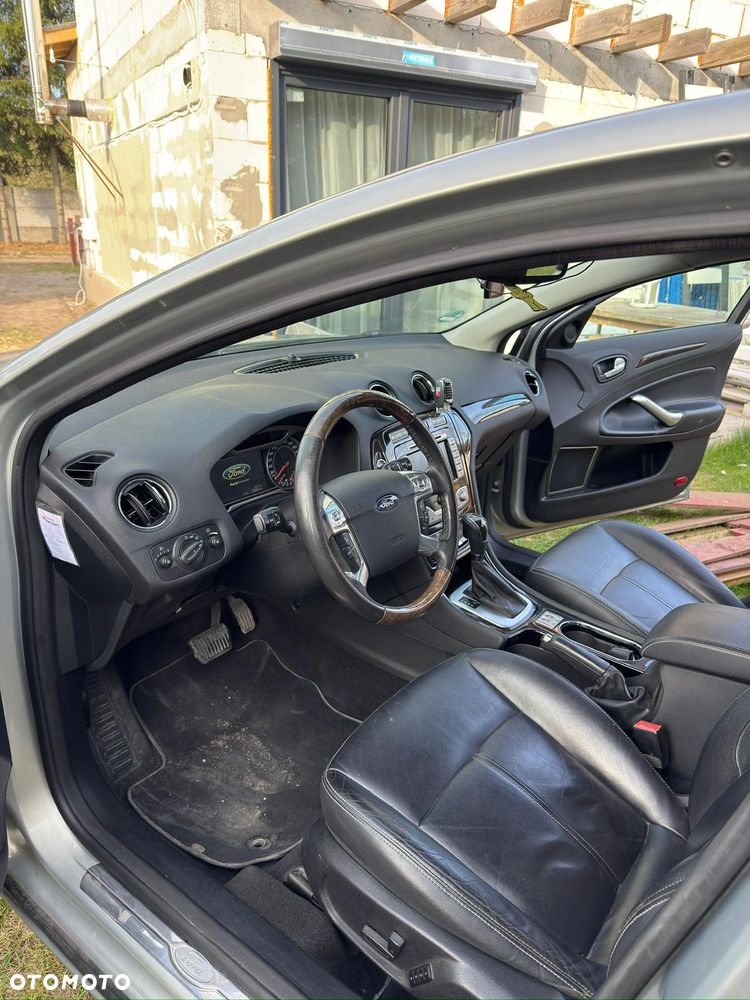 Ford Mondeo 2.3 Ghia - 13