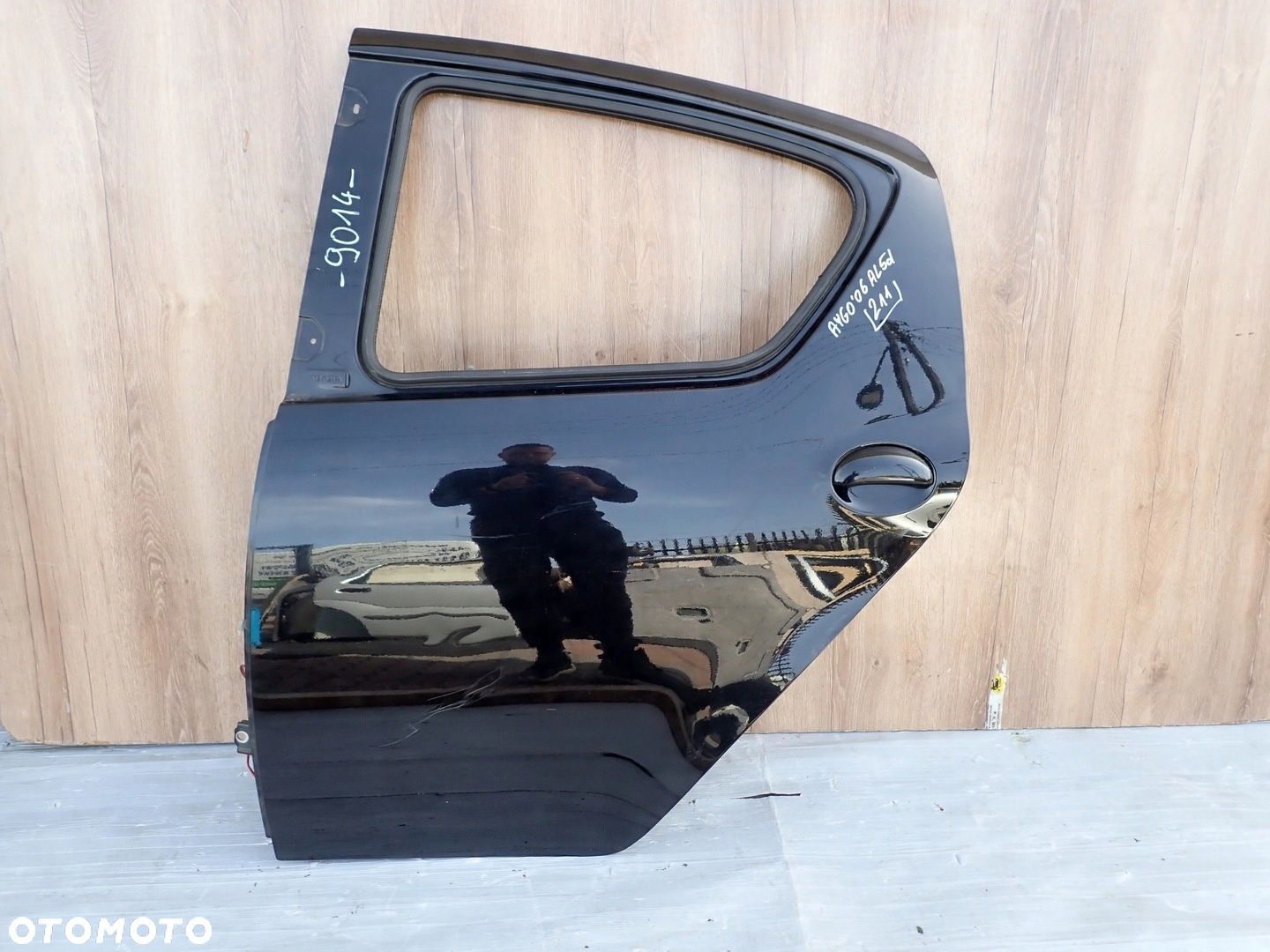 TOYOTA AYGO 05-12 5d DRZWI TYLNE LEWE 211 - 1