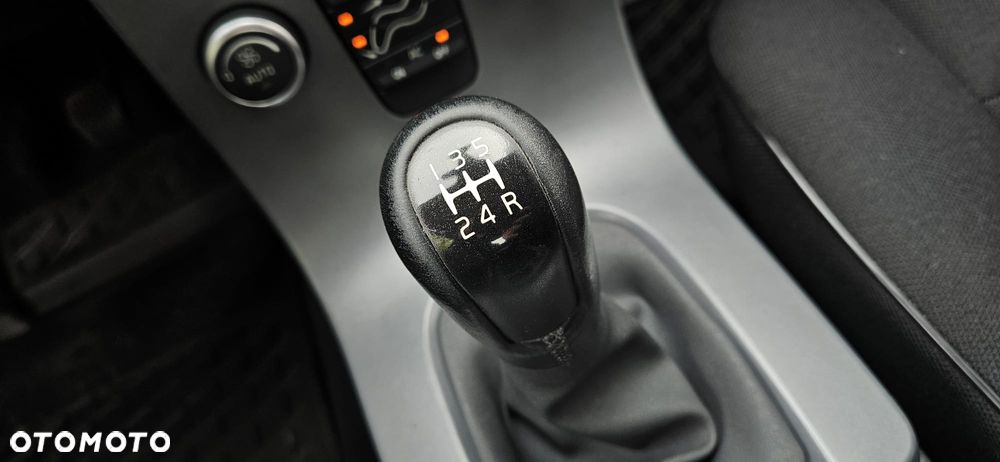 Volvo C30 D2 DRIVe Momentum - 26