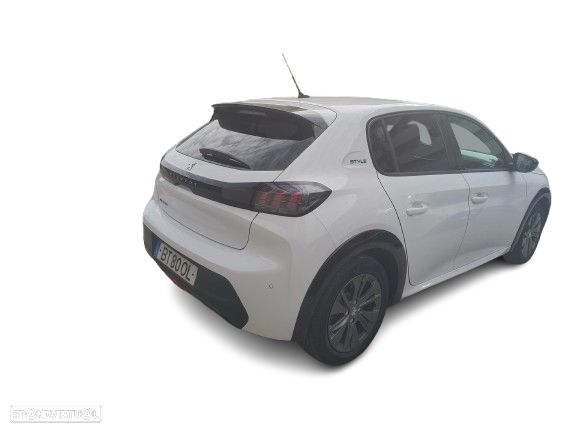 Peugeot e-208 Allure - 4