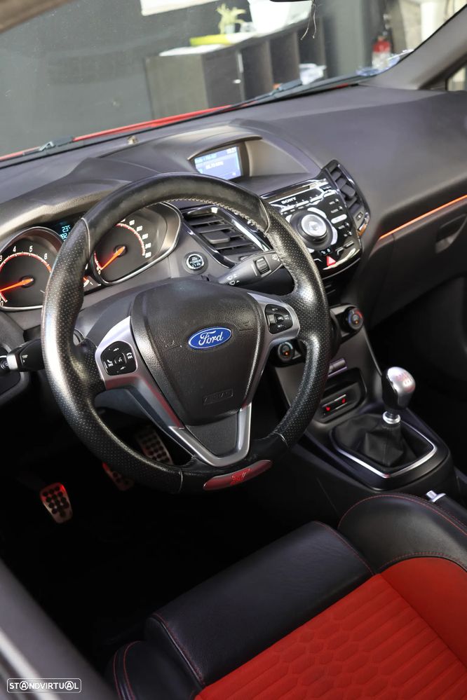 Ford Fiesta 1.6 T ST - 4