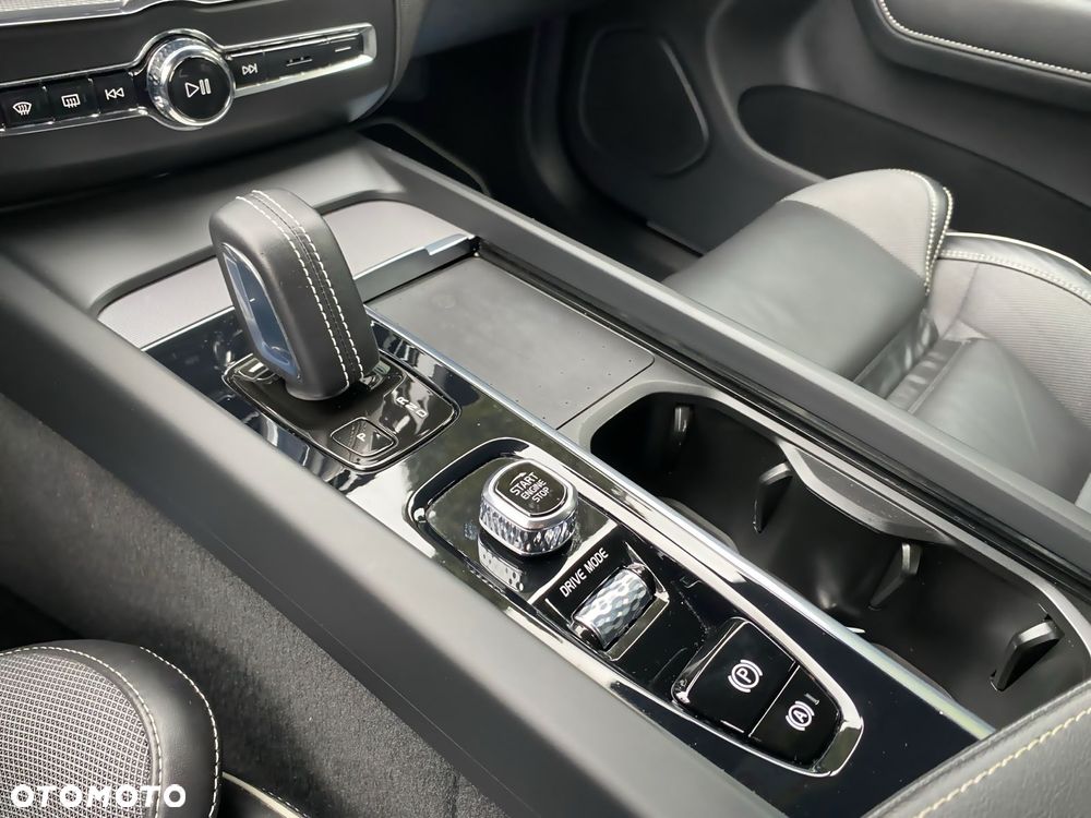 Volvo XC 60 B4 D Geartronic RDesign - 20