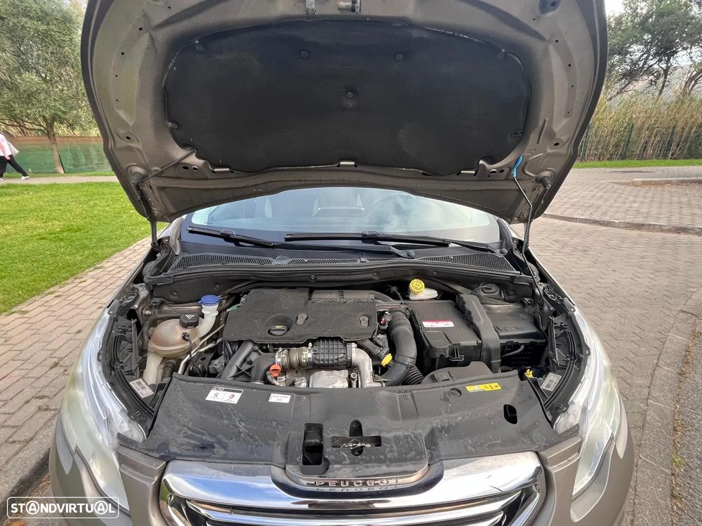 Peugeot 2008 1.6 e-HDi Allure 2-Tronic - 18