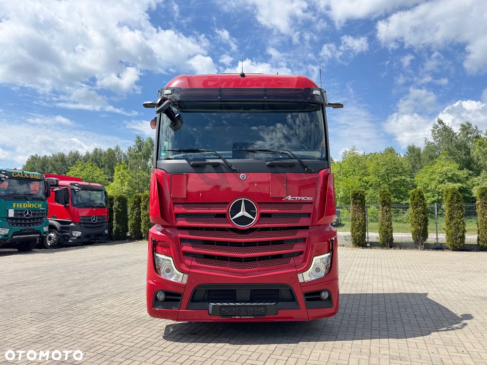 Mercedes-Benz - 18