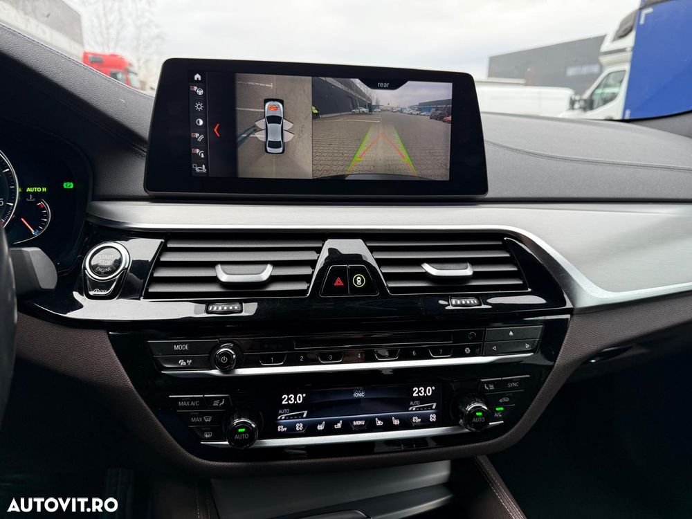 BMW Seria 5 520d xDrive AT - 12