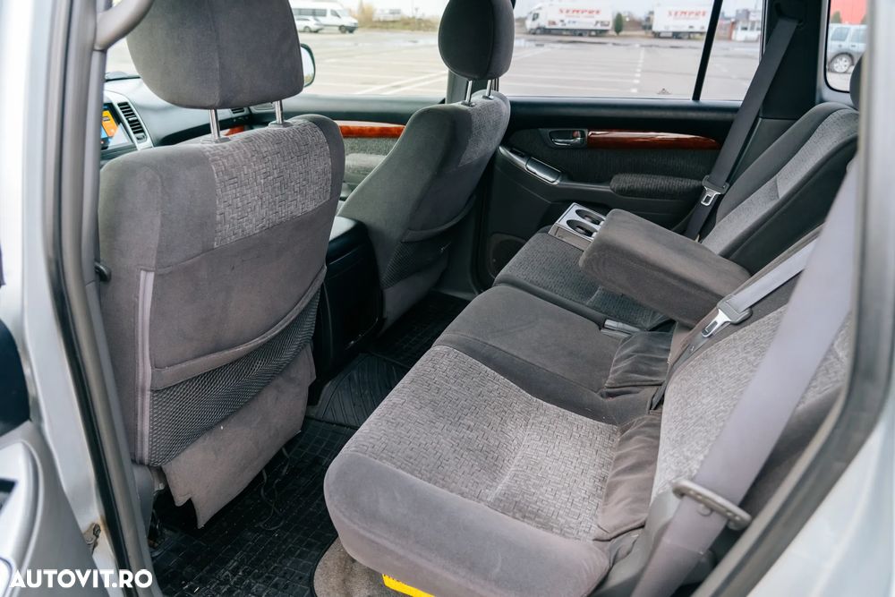 Toyota Land Cruiser 3.0 TD-4D Comfort - 7