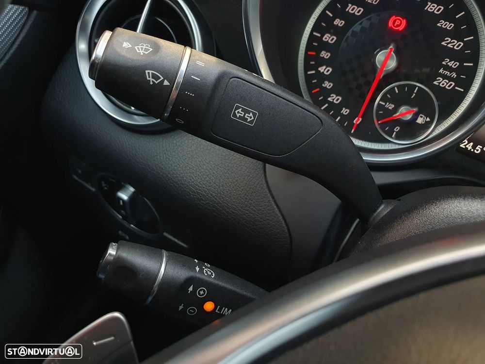 Mercedes-Benz SLC 180 9G-TRONIC RedArt Edition - 13