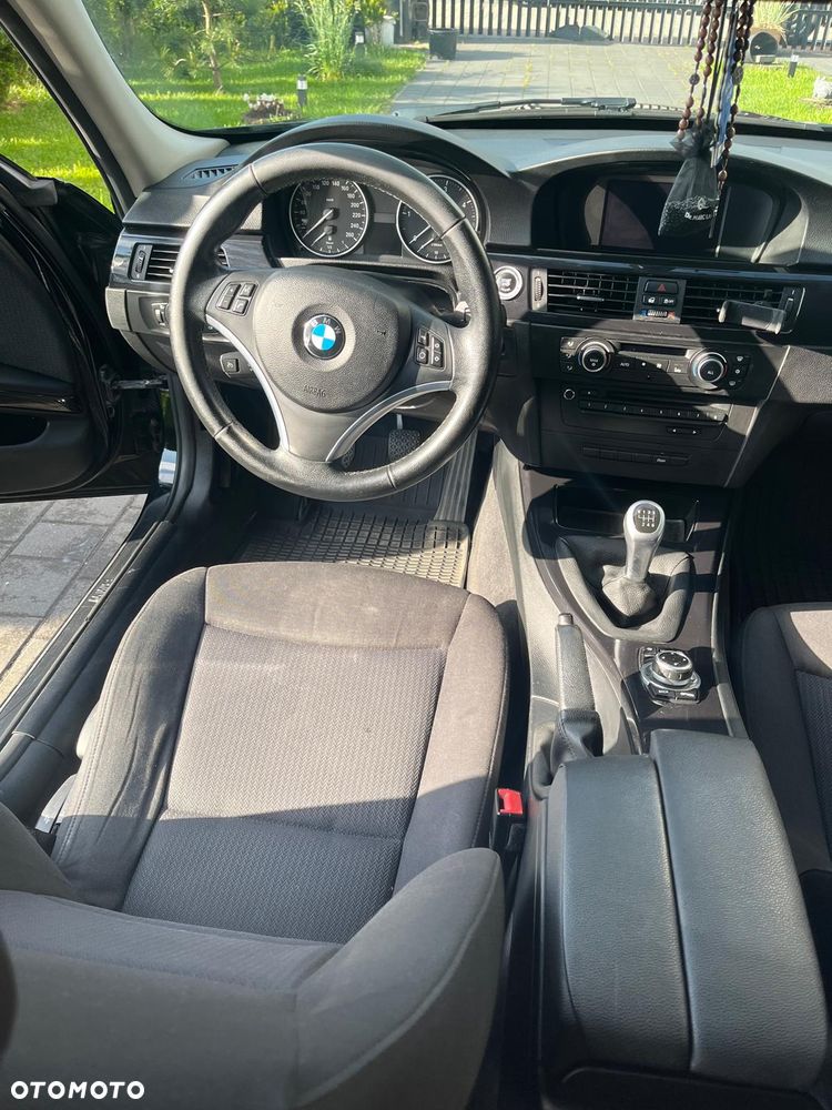 BMW Seria 3 318d - 12