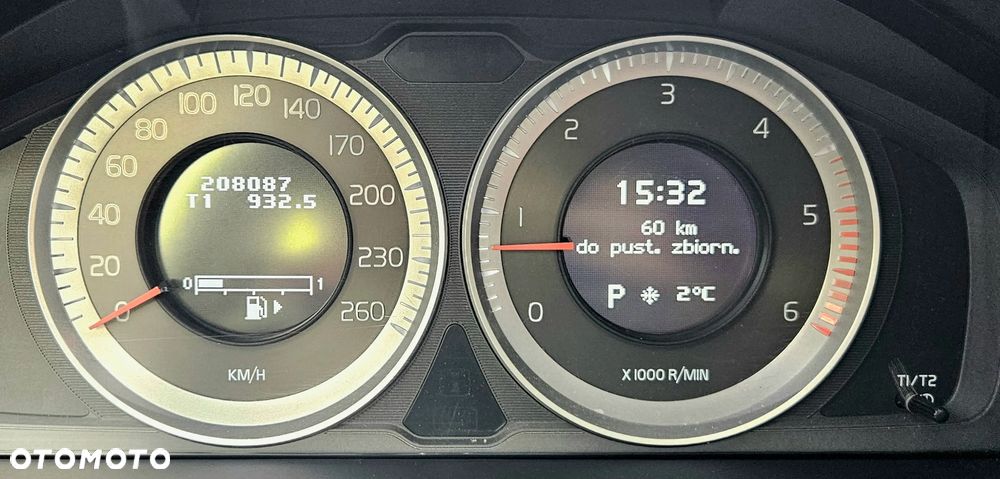 Volvo V70 D5 Summum - 30