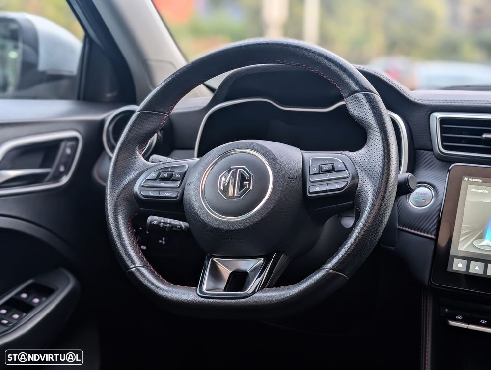 MG ZS EV 72.6 kWh Luxury OBC 11 kW - 16