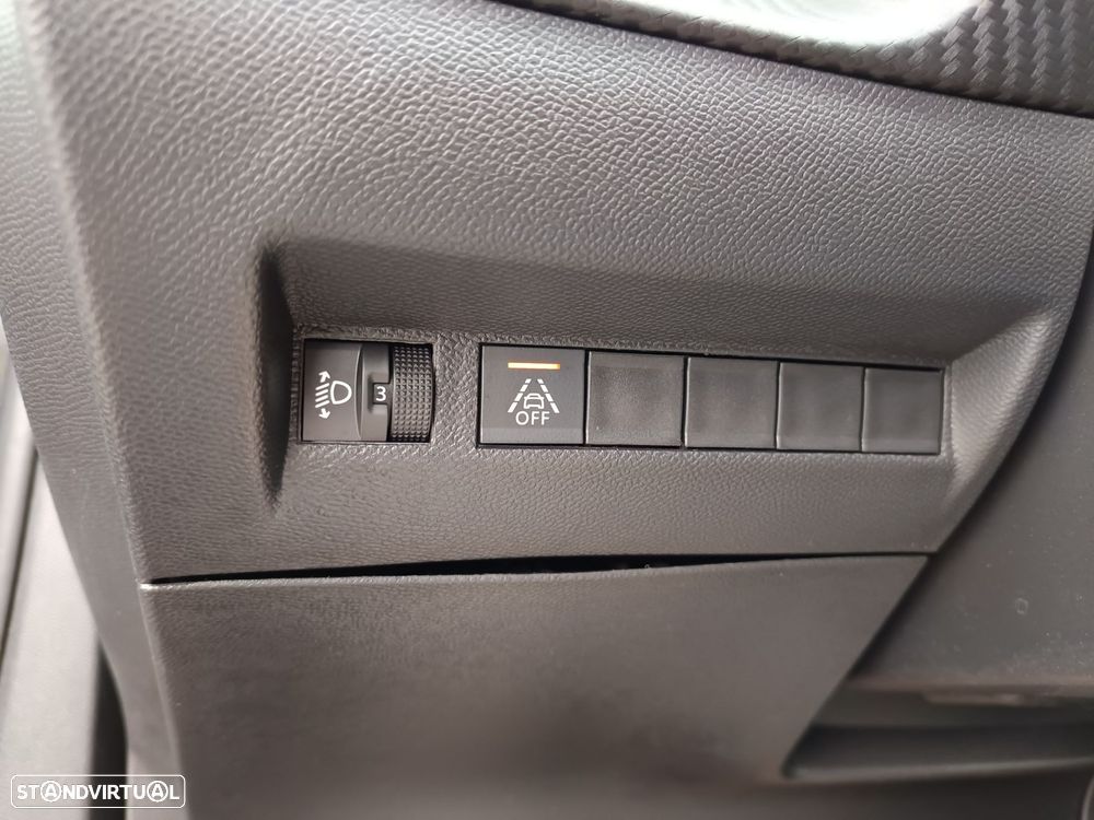 Peugeot 2008 1.5 BlueHDi Allure Pack EAT8 - 21