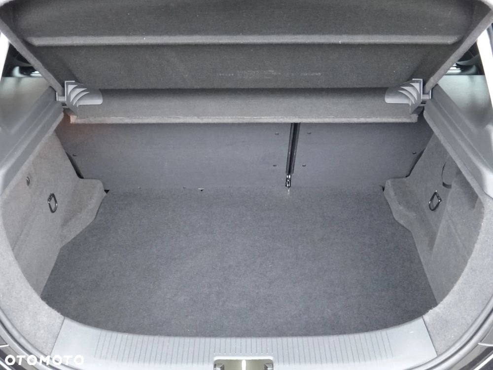 Opel Astra 1.6 NAVI - 31