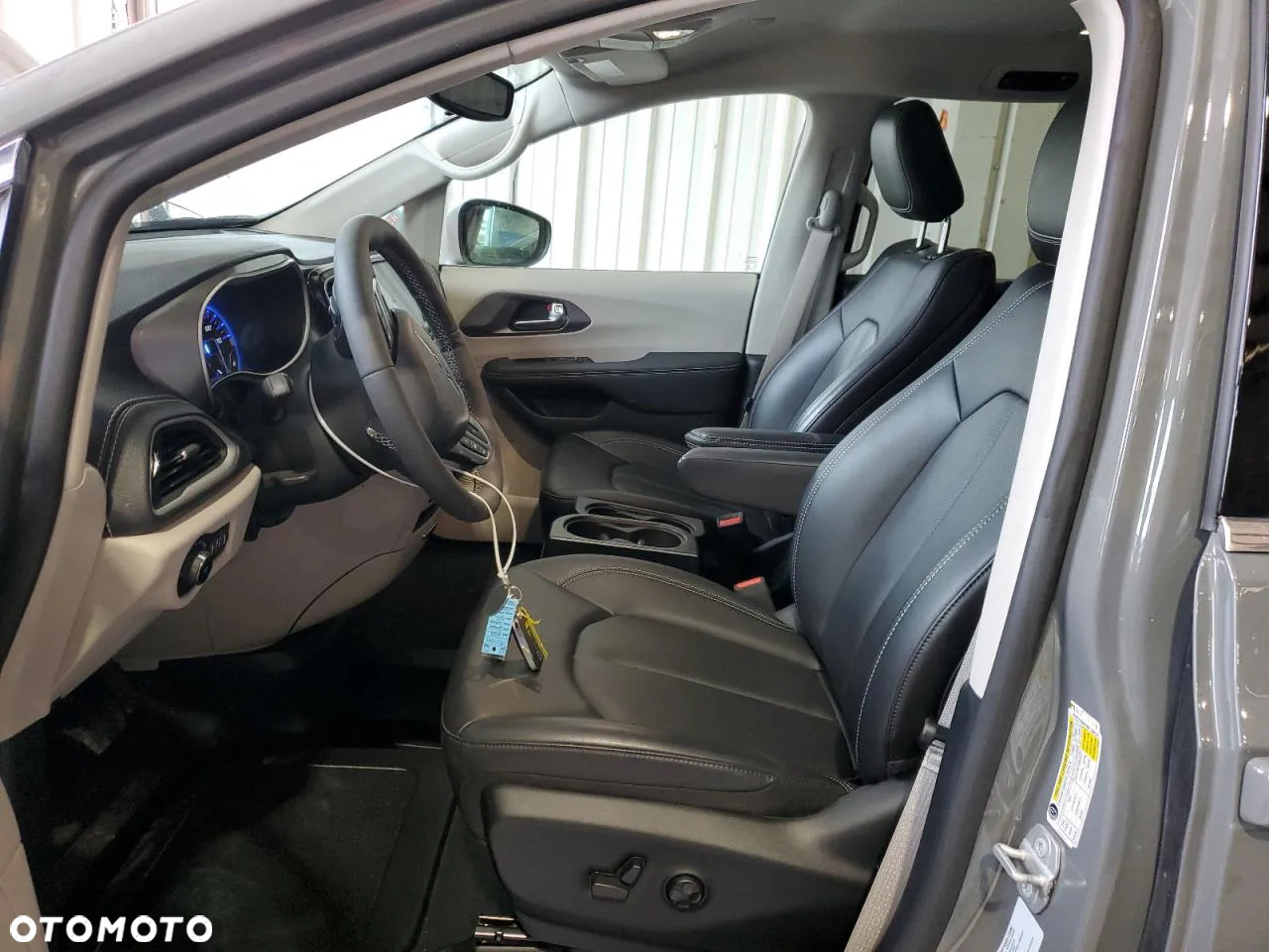 Chrysler Pacifica - 7