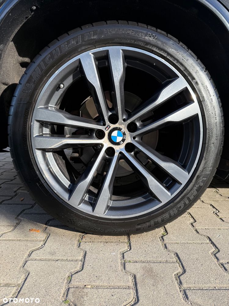 BMW X5 M M50d - 15