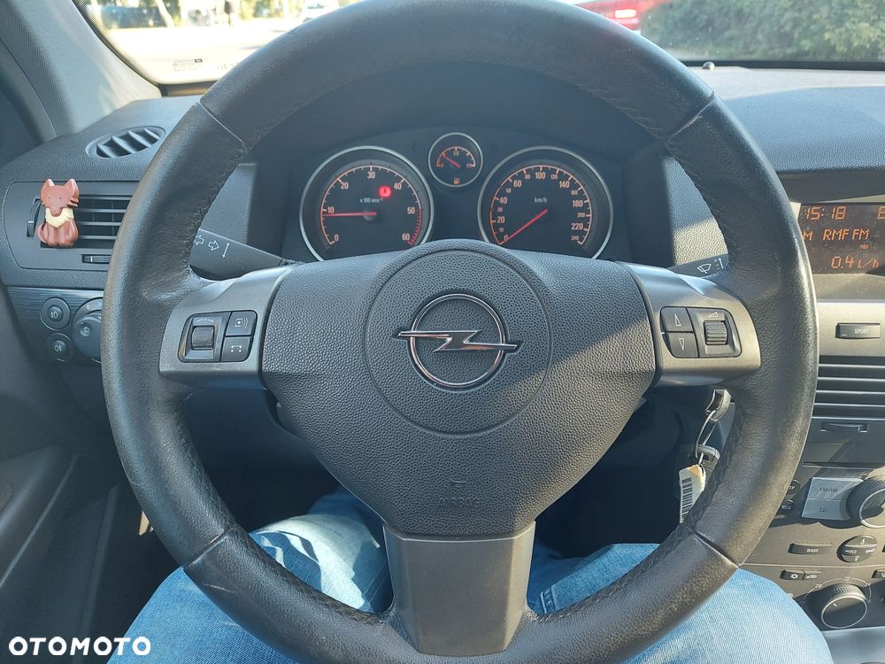 Opel Astra III 1.7 CDTI Cosmo - 27