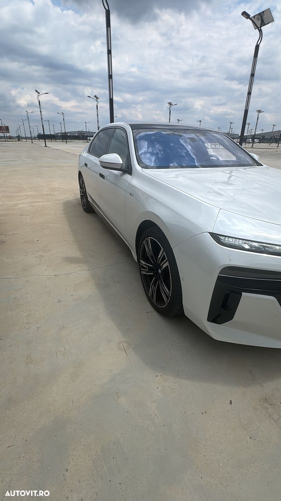 BMW Seria 7 740d xDrive MHEV - 14