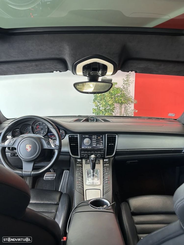 Porsche Panamera Turbo PDK - 8
