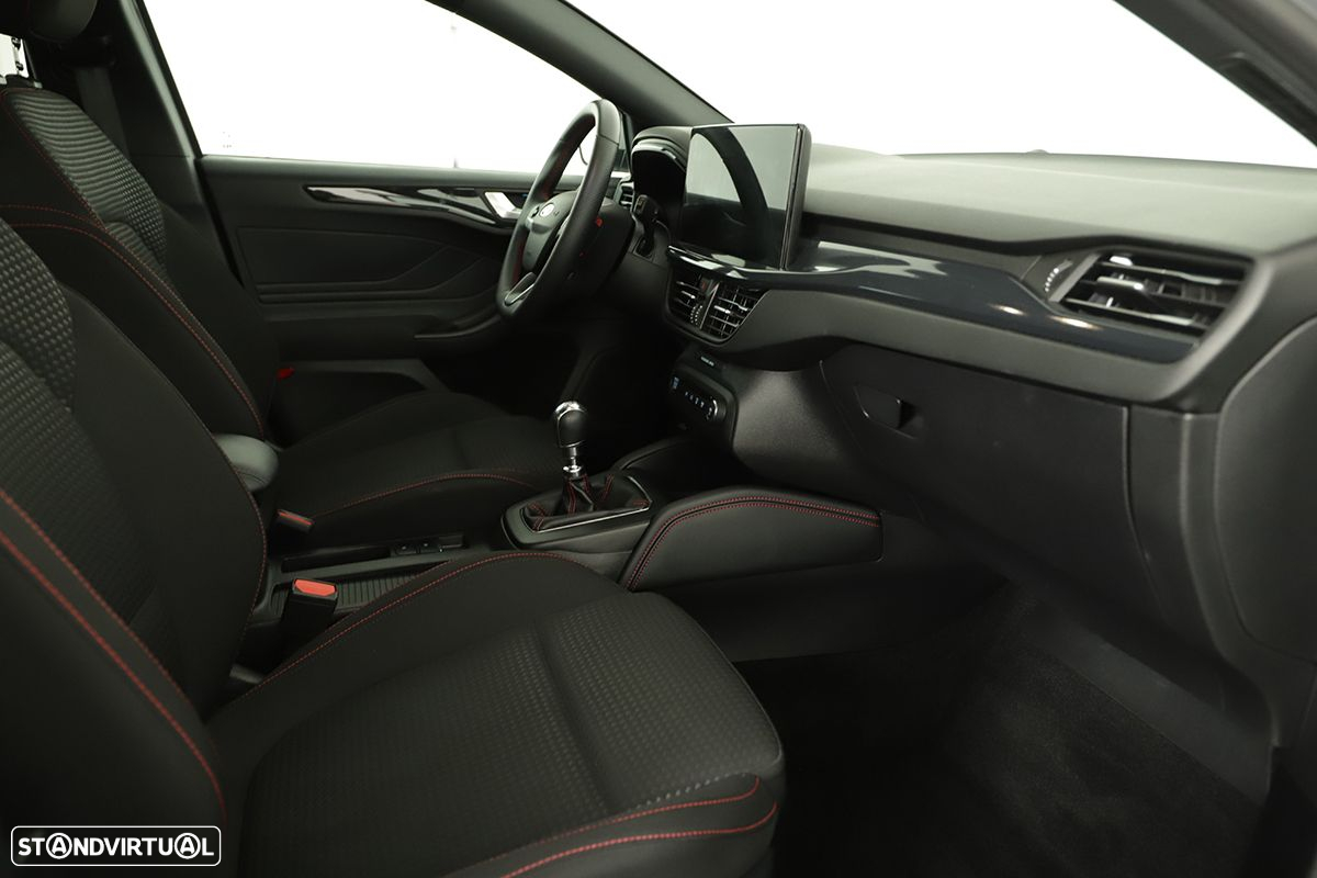 Ford Focus 1.0 EcoBoost MHEV ST-Line - 21