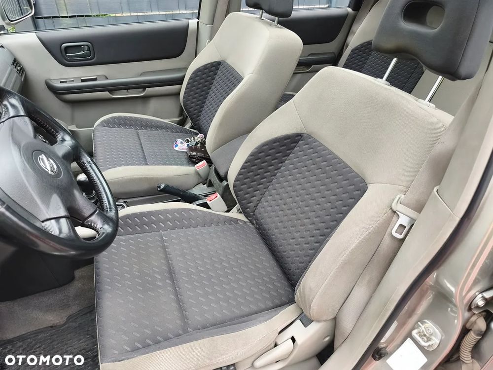Nissan X-Trail 2.2 dCi Comfort + - 8