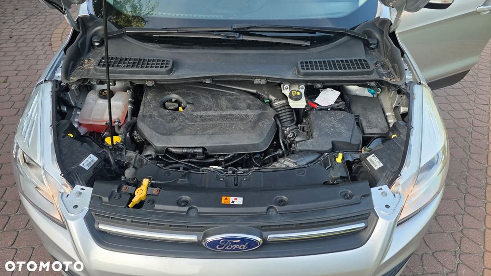 Ford Kuga 1.6 EcoBoost 4x4 Titanium - 26